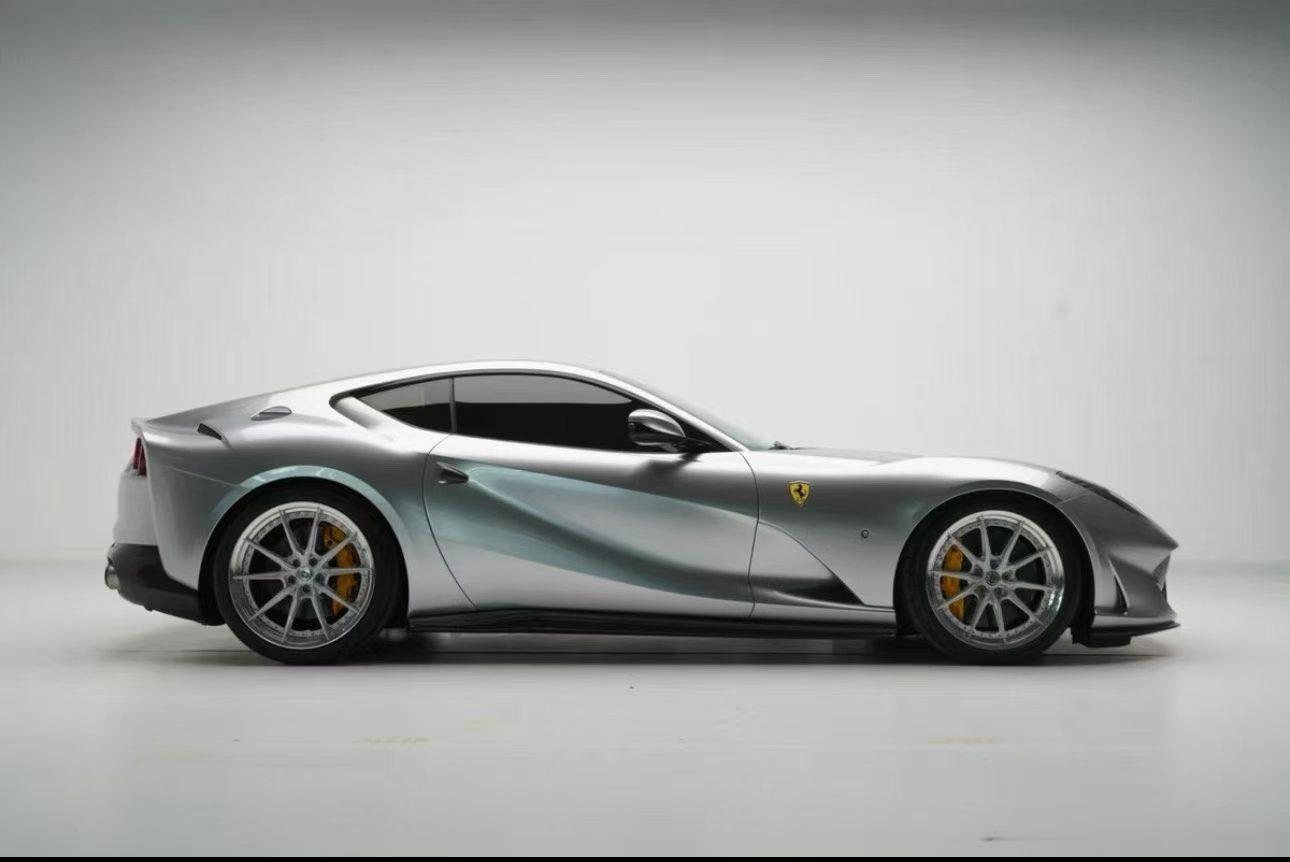法拉利812 Superfast，五千公里，红外黑内，带改装件 