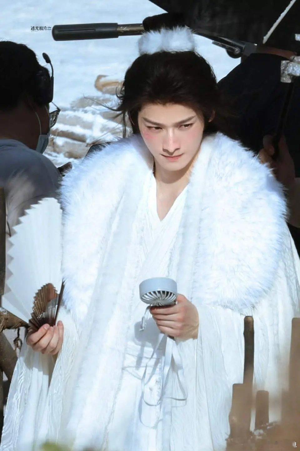 这造型花粉馋哭 