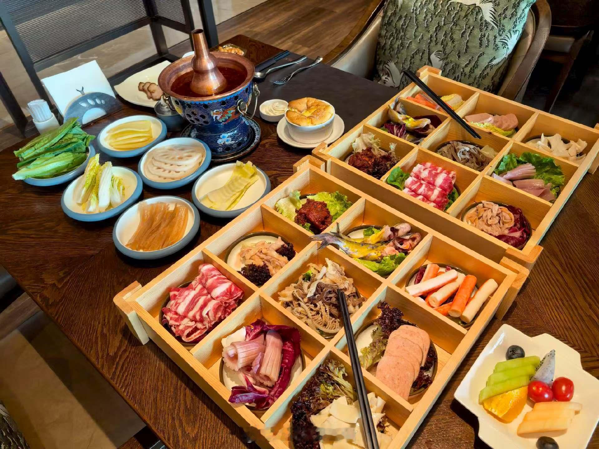 早早早朋友们吃了吗昨天在四川都江堰炫了一顿火锅小伙伴昨天问我一个问题北方吃牛羊肉