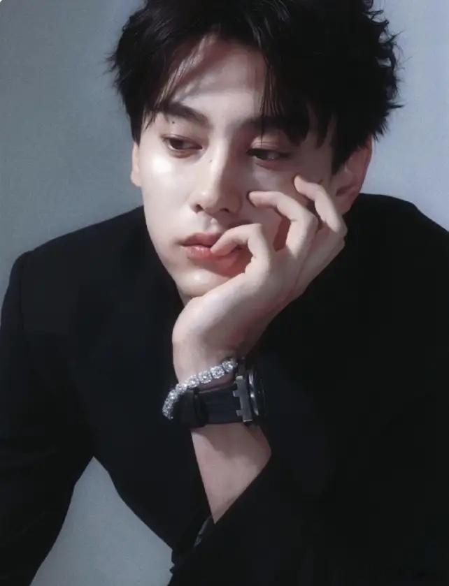男艺人升咖是真快啊！田栩宁那部剧在海外播出也就两个月时间，刚爆没多久，这就已经开