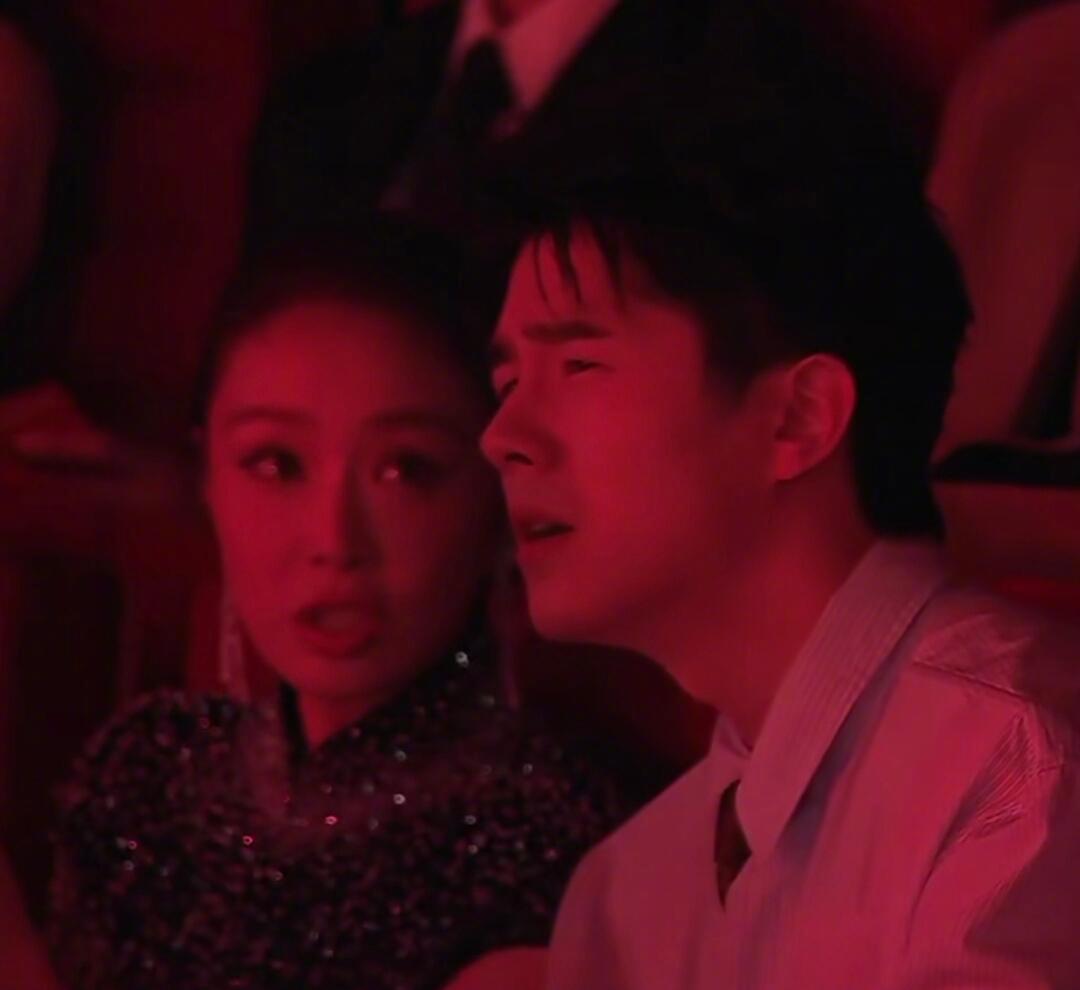 刘昊然你眼镜呢 