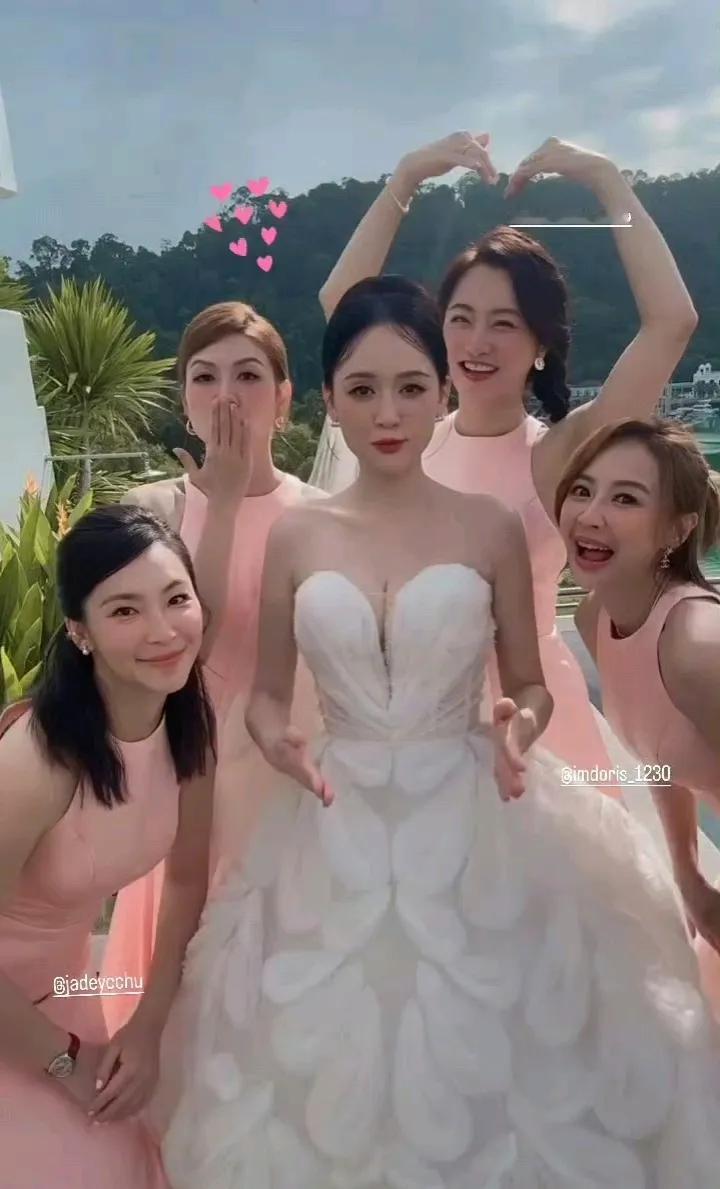 #寻找热爱表达的你#啊啊啊啊，DNA动了家人们，单均昊和范云熙给叶天瑜做伴郎伴娘