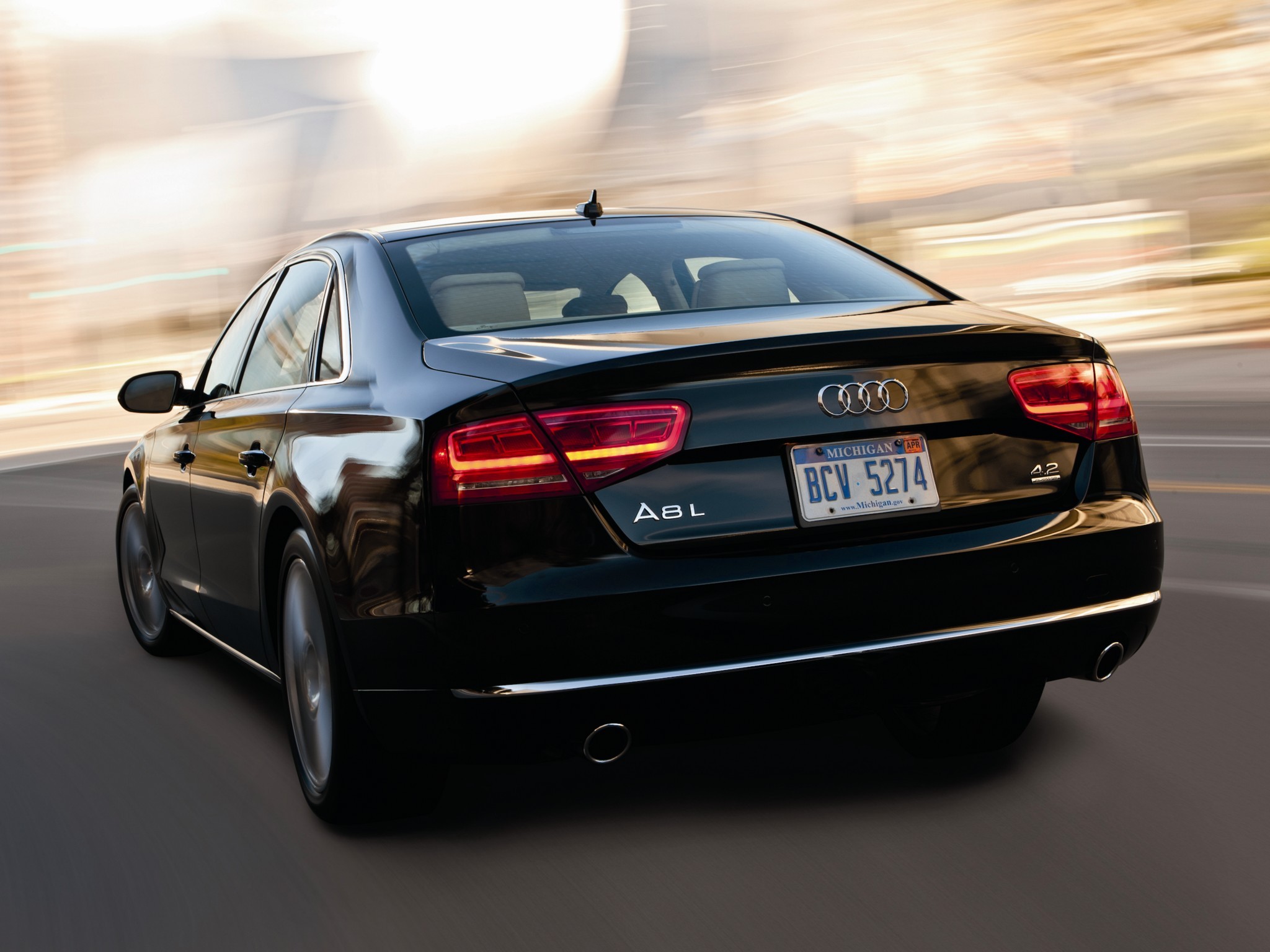 Audi A8 L 4.2 FSI quattro 