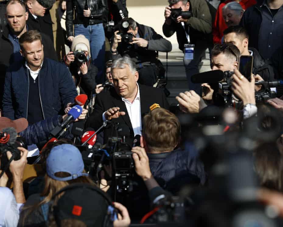 替欧尔班说句公道话 今天的选举，记票到2/3，欧尔班看到大势已去，主动承认败选，