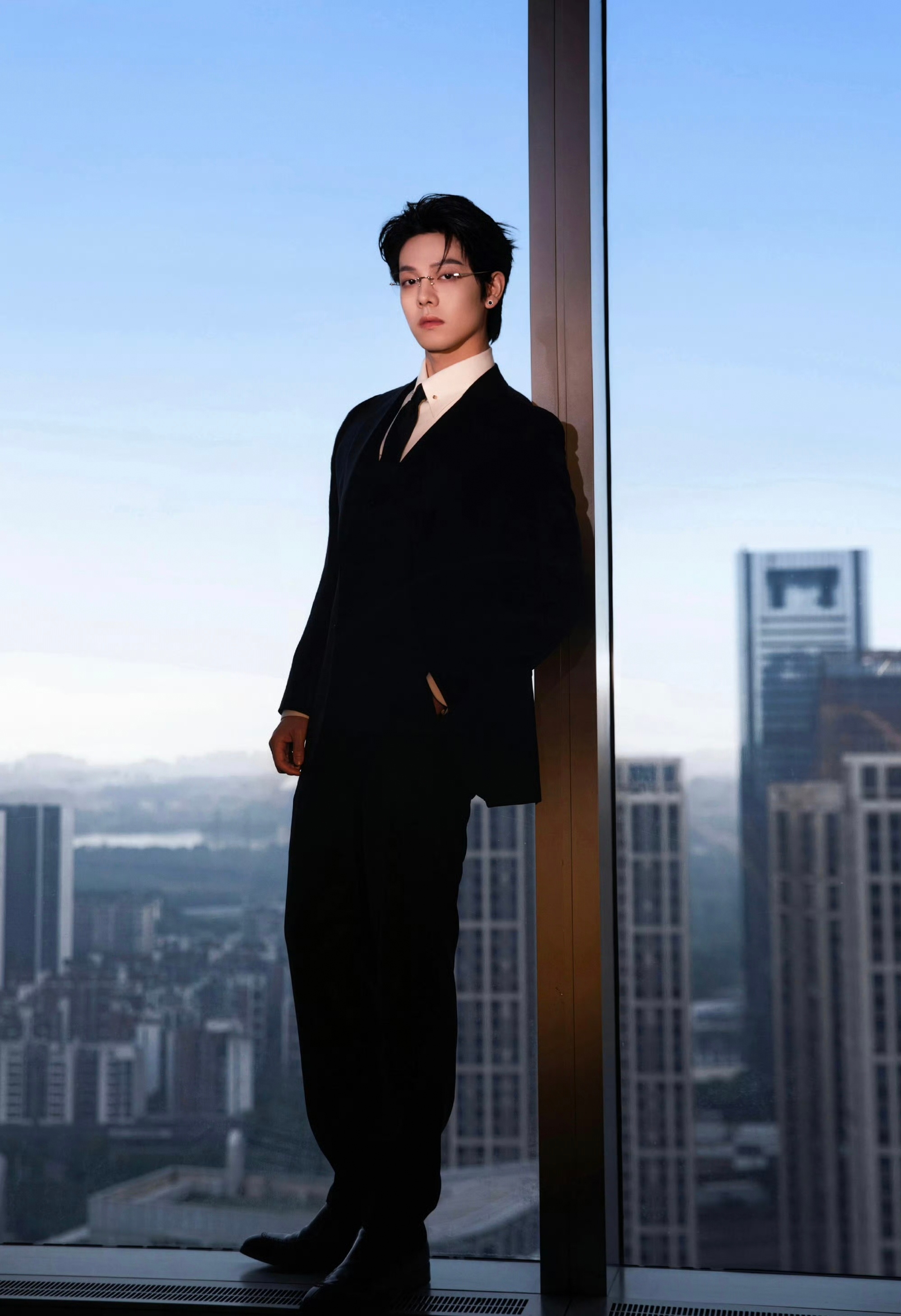 曾辉[超话] zh曾辉 zh曾辉正义之刃 zh短剧演员曾辉 帅的好高级啊我天，颜
