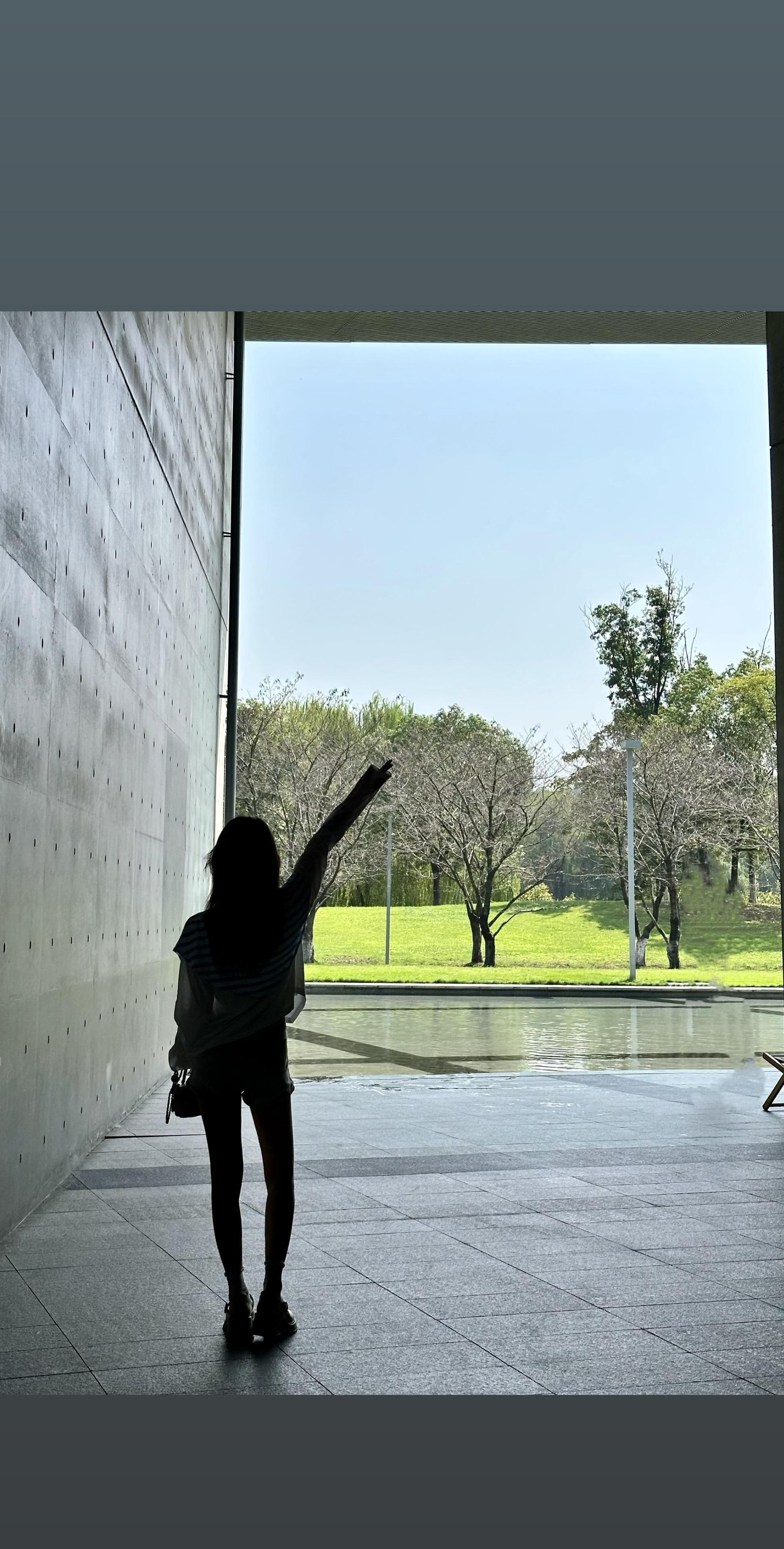 别回头 别停留 往前走