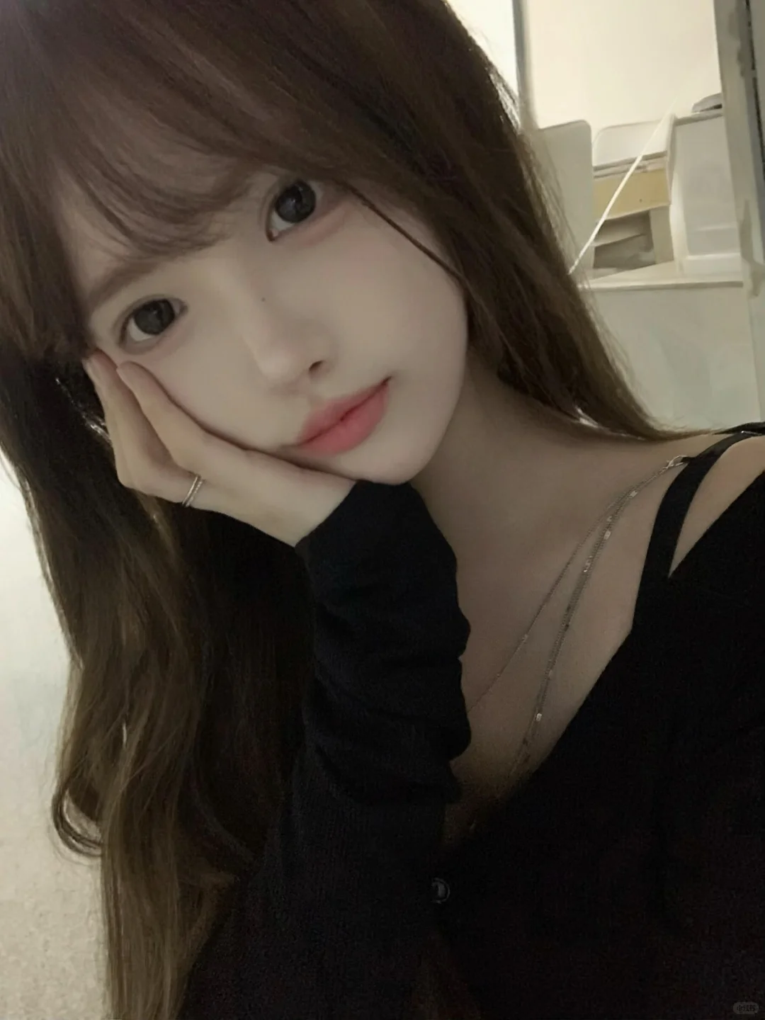 不值得