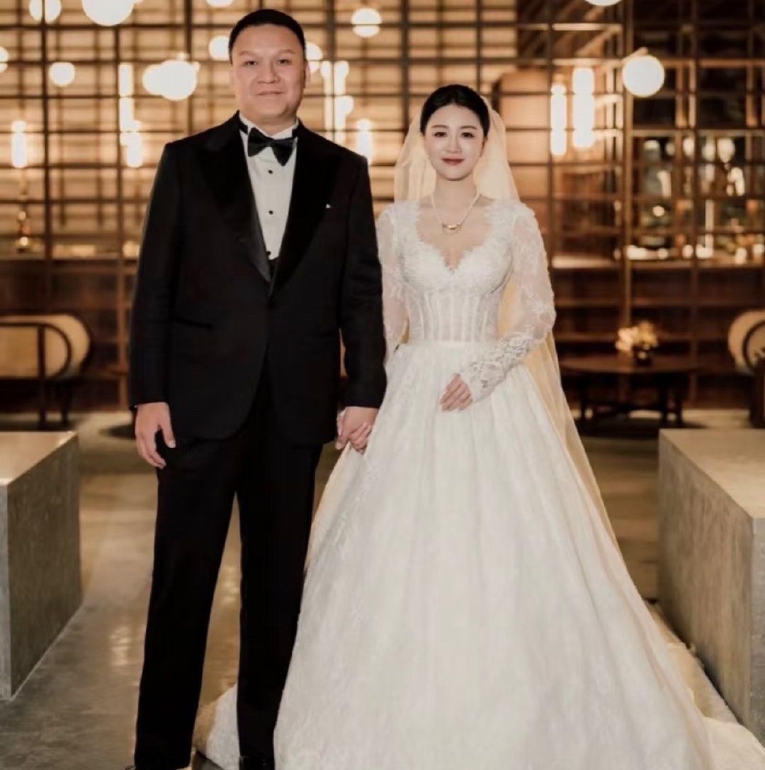 李嘉格的妈妈没有问题，但如果女儿嫁了一个被瞧不起的人，虽然两人一起凑彩礼且共付租