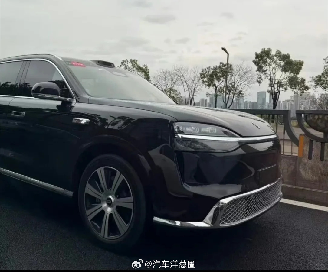 2026款问界M9无伪装实车曝光，升级896线激光雷达尺寸有所增加外观局部调整换