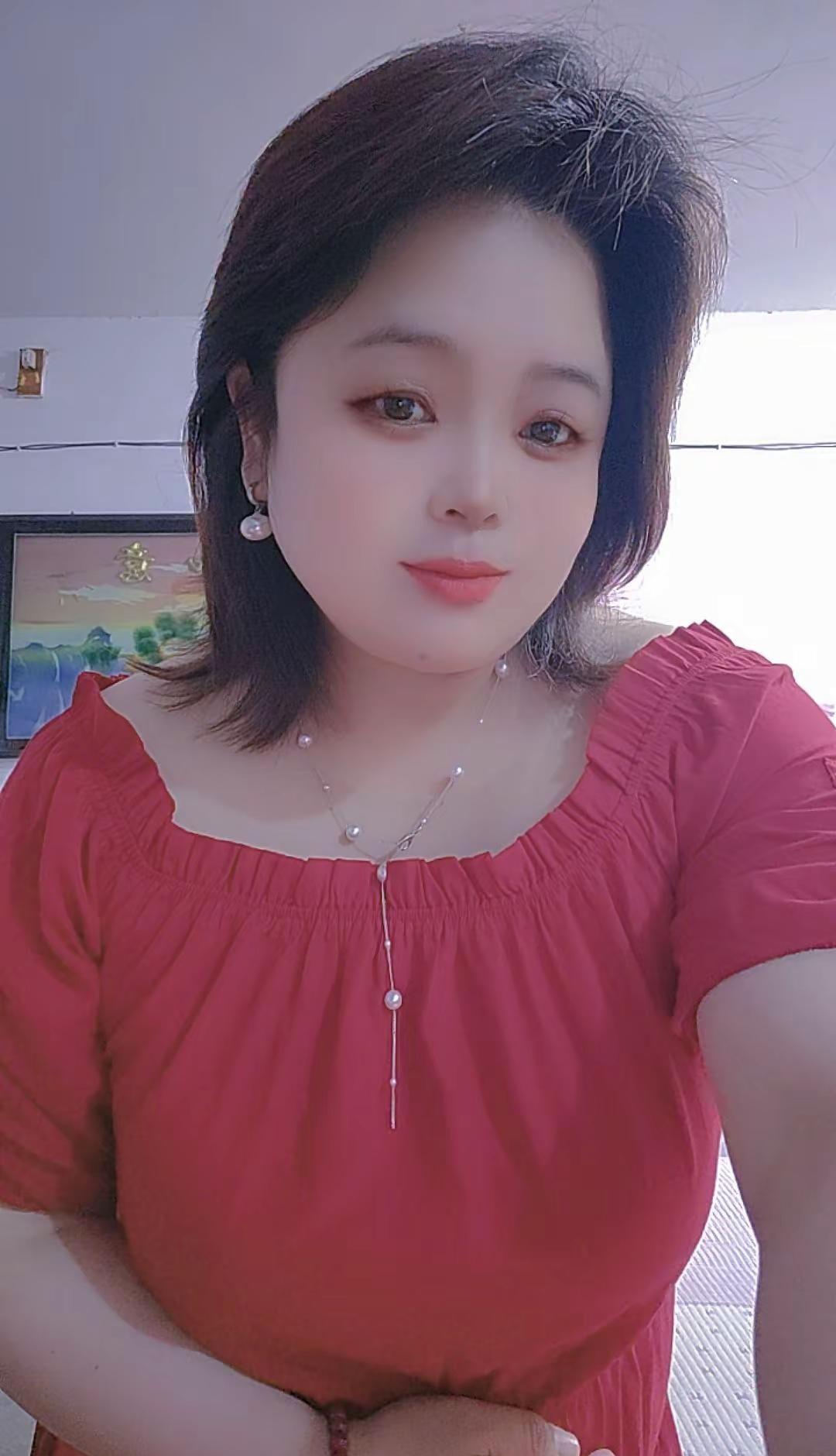 偶尔留点时间在自己喜欢的状态里，努力，尽力，随意。穿着打扮或许能让你拥有自信 每