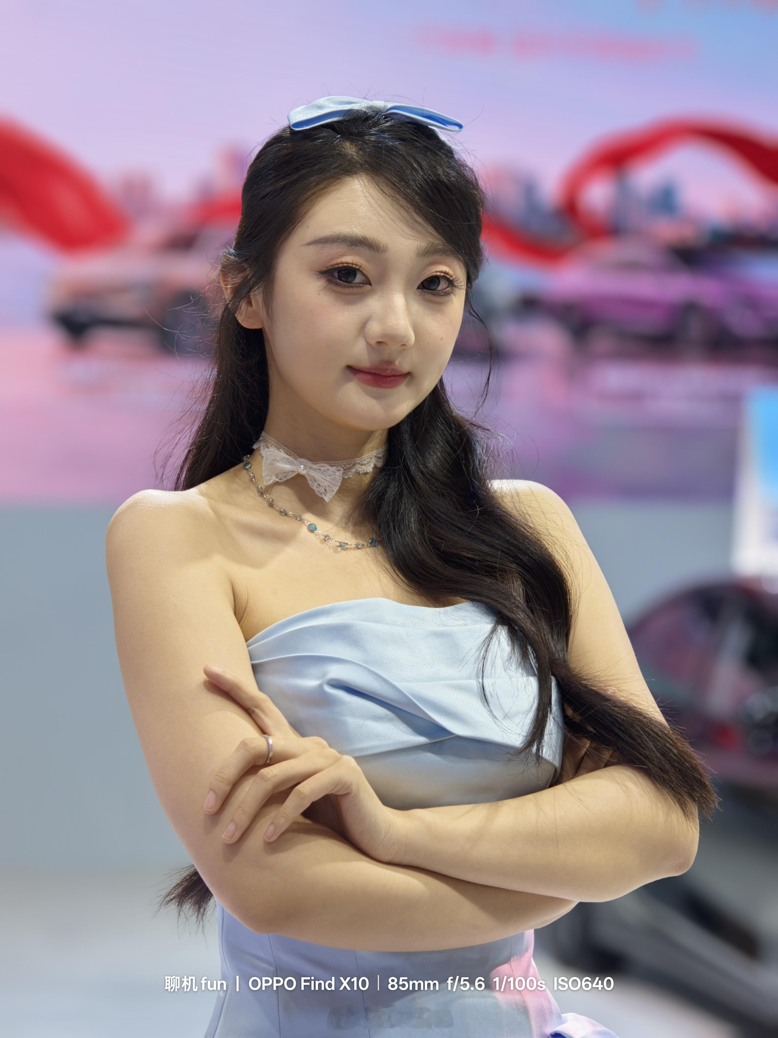 浅蓝配粉紫，这种冷调原图就够看。建议女孩子多用原相机拍照这组颜色特别清爽。小姐姐