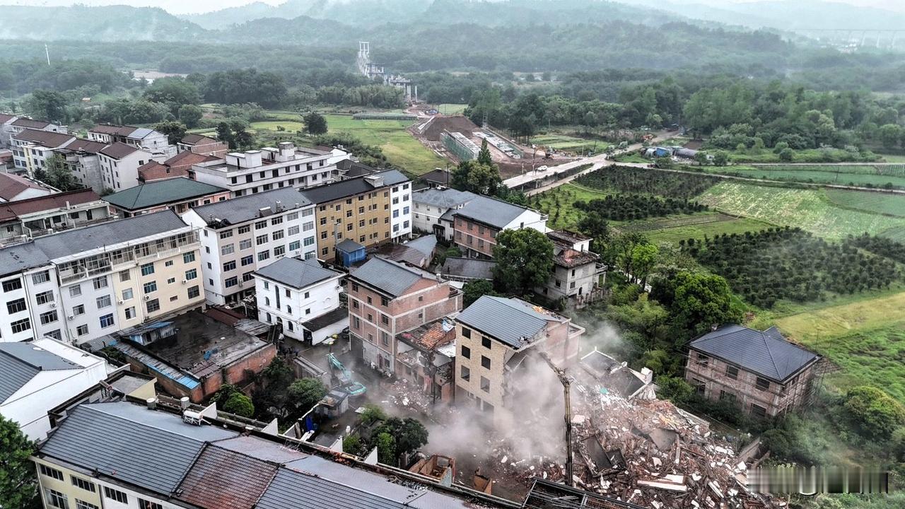 提速！仙居西互通征迁开拆，高铁门户再升级

2026年4月29日，台金高速仙居西