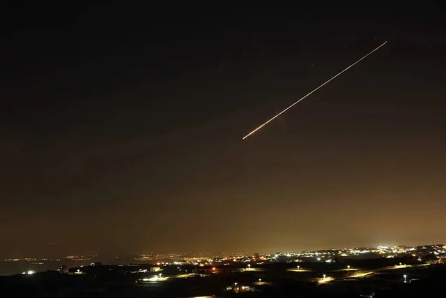 【伊朗54轮打击，摧毁以色列最大避难所，“泥石”导弹究竟啥来头？】目前伊朗的打击