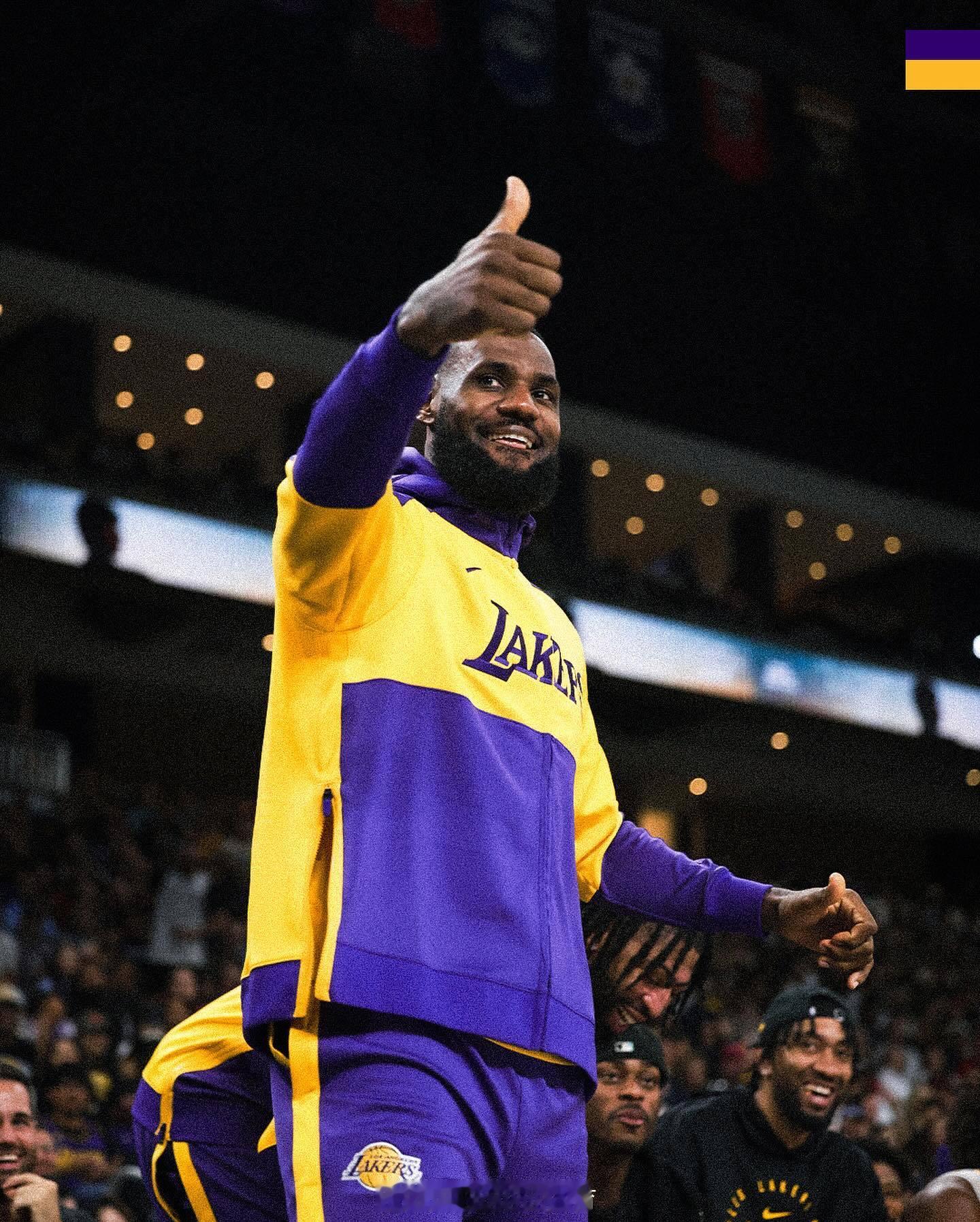 昨日湖人和球迷#有篮无界心潮不限# ​​​