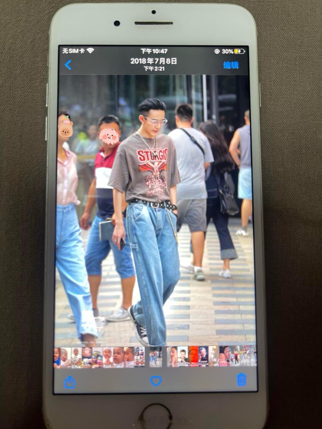 #邓为18年街拍旧照##邓为6年前街拍旧照# 腿比我的命长 ​​​