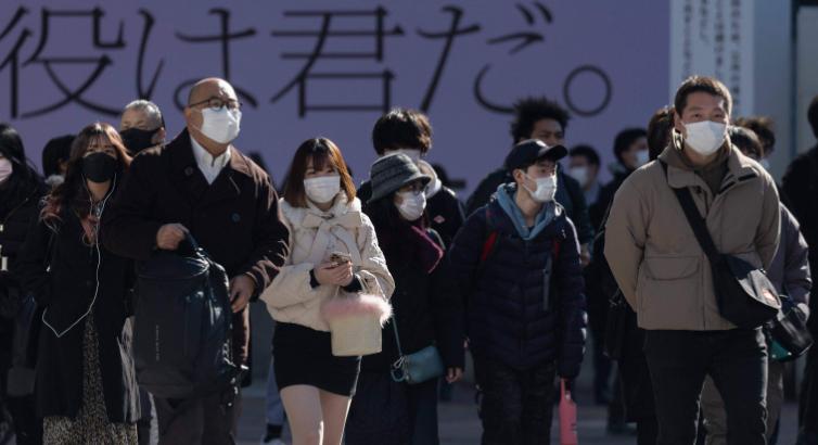 日本社会的容错度很低，很苛刻，这也是在日本生活倍感压抑的缘由。
一颗发霉洋葱拿去