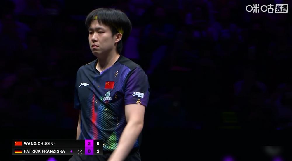 王楚钦3-0横扫弗朗西斯卡，竟偷学了樊振东的杀招？
侯英超直播说，他全程没怎么