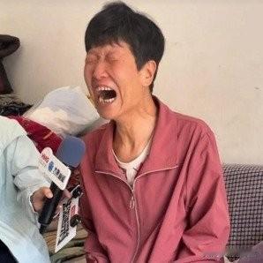 世间最可怕的从来不是陌生人，而是朝夕相伴的枕边人。
 
一桩残忍的家庭悲剧让人无