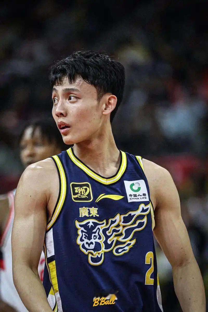 ·郭士强为何不用徐杰？最大的原因找到！徐杰有一大短板，杜锋也是没有办法解决
 