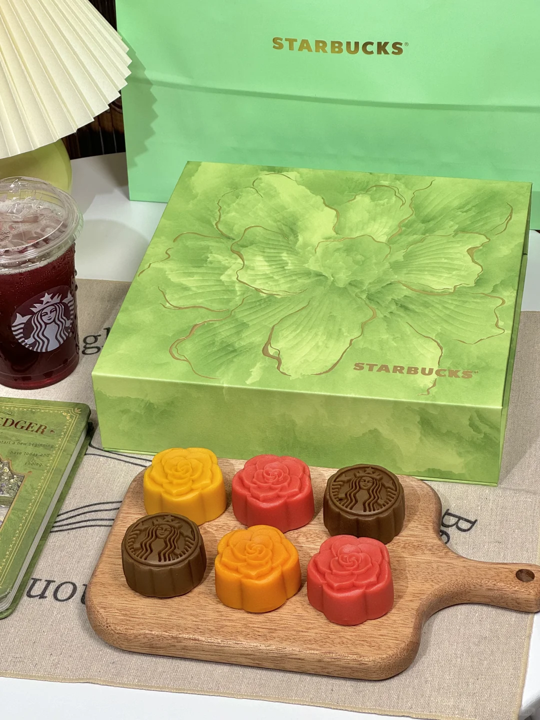 终于吃到了！会让人一口爱上的流心月饼😭