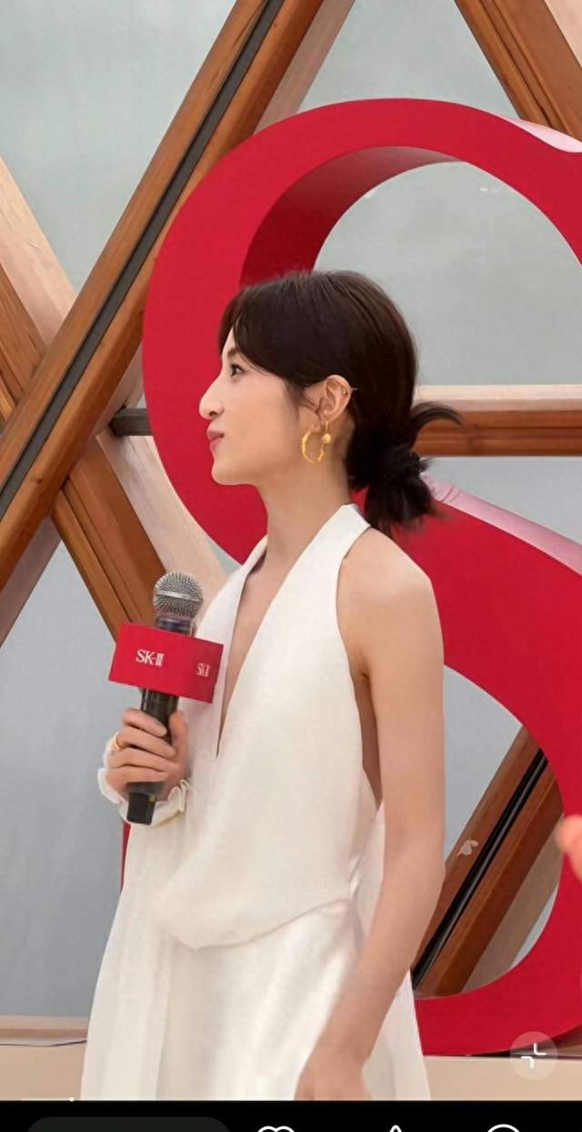 成年之后的自由被质疑，疑似张子枫新纹身，撕开公众的双重标准
