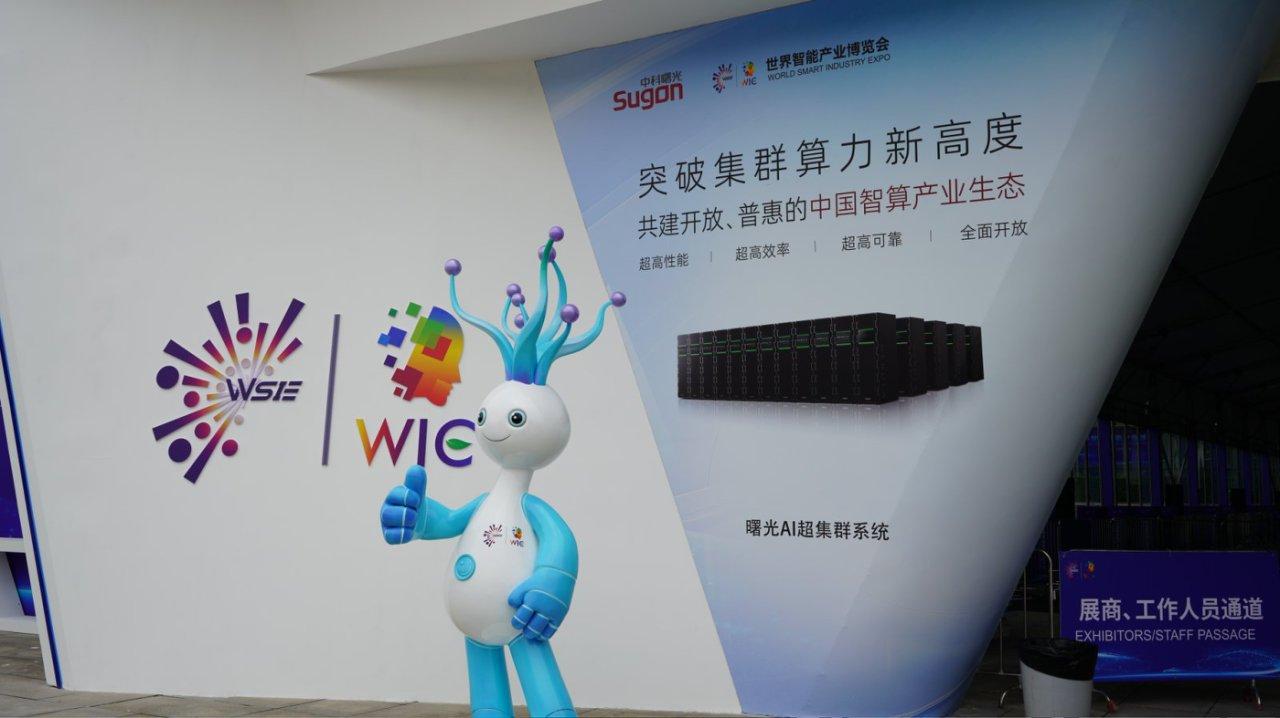 打通AI开放的“任督二脉”有多难？技术标准不统一、生态割裂、跨层优化挑战巨大…但