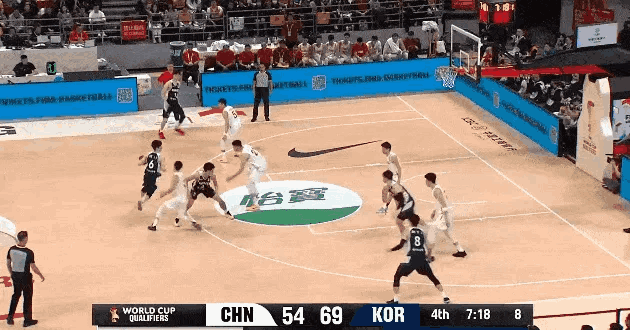 男篮世界杯亚洲区预选赛，中国男篮坐镇主场五棵松体育馆对阵韩国男篮。最终经过四节较