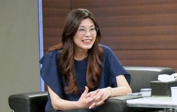 郑丽文接受外媒专访，曾经提出恢复“国共论坛”，并质疑：台湾为什么不能有主张统一的