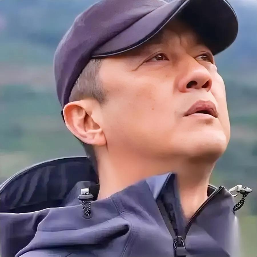 李亚鹏难再婚？有隐情！

不是钱也不是年纪，是这心结

从荧幕男神到商界“拼命三