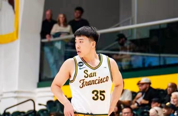 王俊杰得分赛季新高，一战惊醒梦中人

王俊杰今日代表旧金山大学首发出场26分钟，