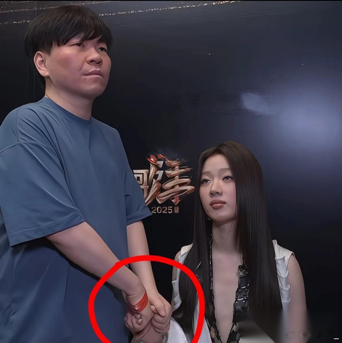 常石磊虽然未婚但他跟单依纯不可能因为他想找老婆太容易了，看他跟单依纯的相处就会感