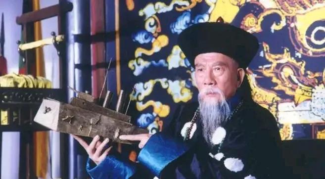 看完李鸿章在火车站签字的那场戏，我问自己：现在的演员，还有这么敬业的吗？

那一