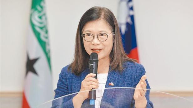 就在刚刚，

台“海委会主委”管碧玲发表声明，

4月7日，针对国民党主席郑丽文