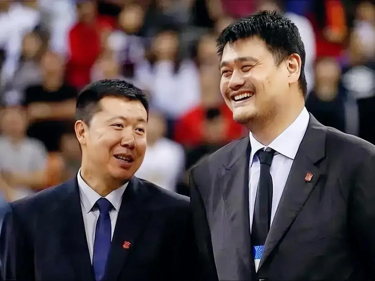 实事求是，中国男篮史上，综合实力最强的球员是以下这10位：

1、姚主席
2、王
