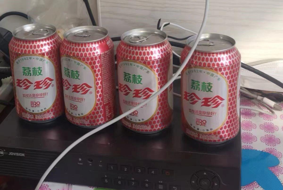在沈腾的幽默中，我们找到了释放压力的出口；在珍珍的甜蜜里，我们品出了生活的真谛。