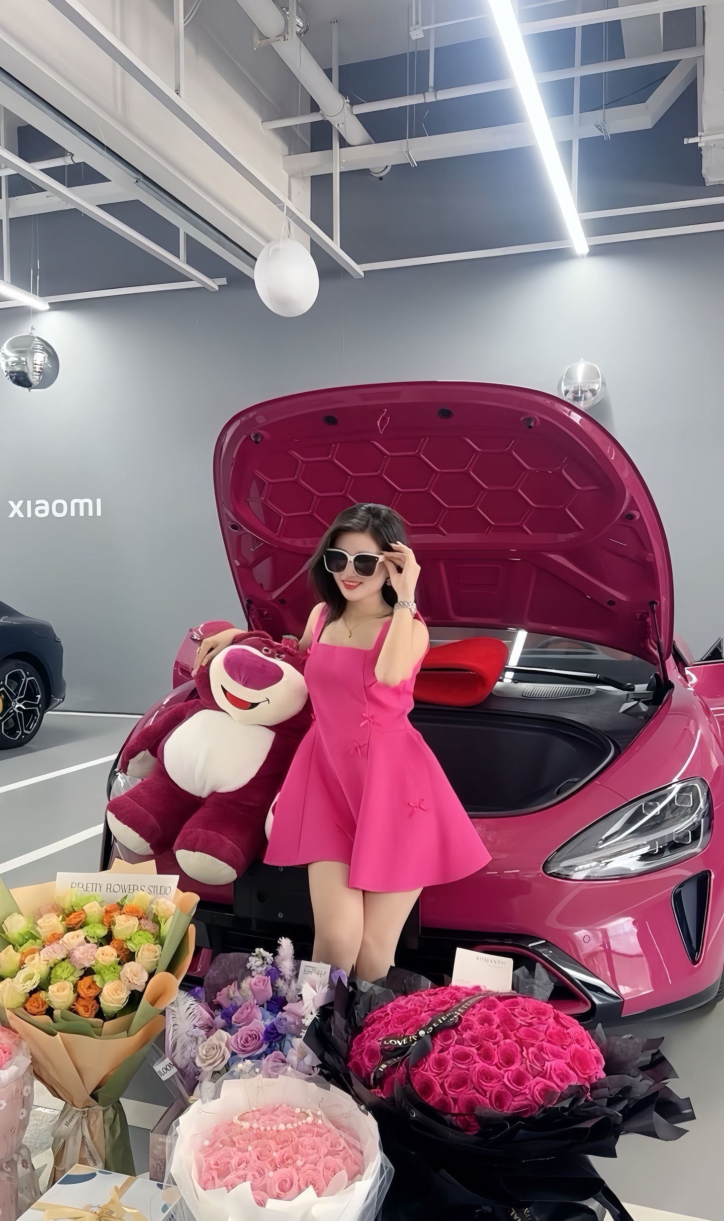 小米SU7璀璨洋红太受小姐姐们的欢迎了 ​​​