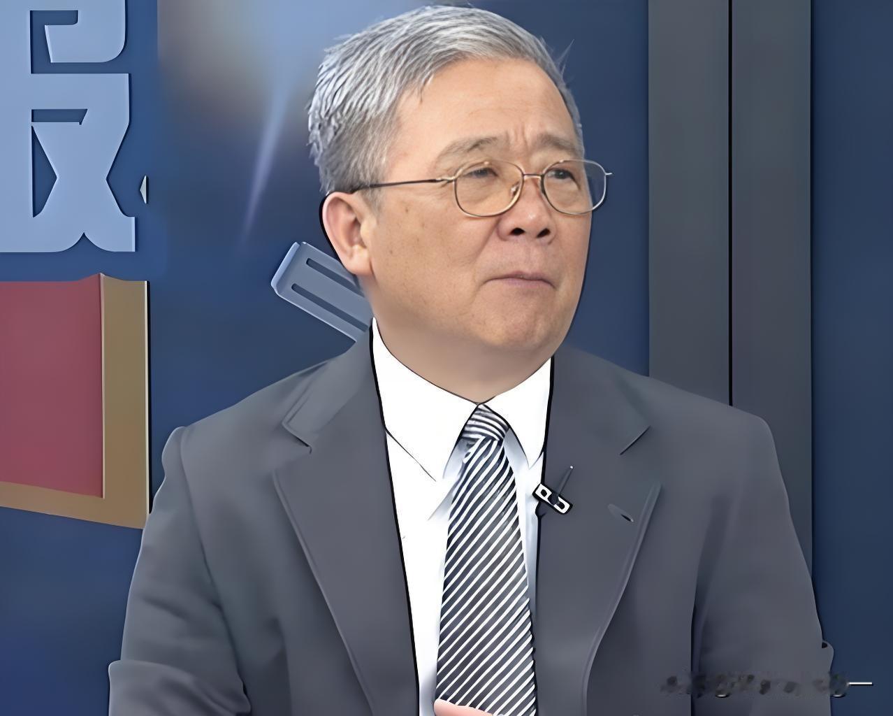 近日，台湾退役少将栗正杰说：只有我们台湾敢对解放军的军机、军舰大声说话，日本、菲