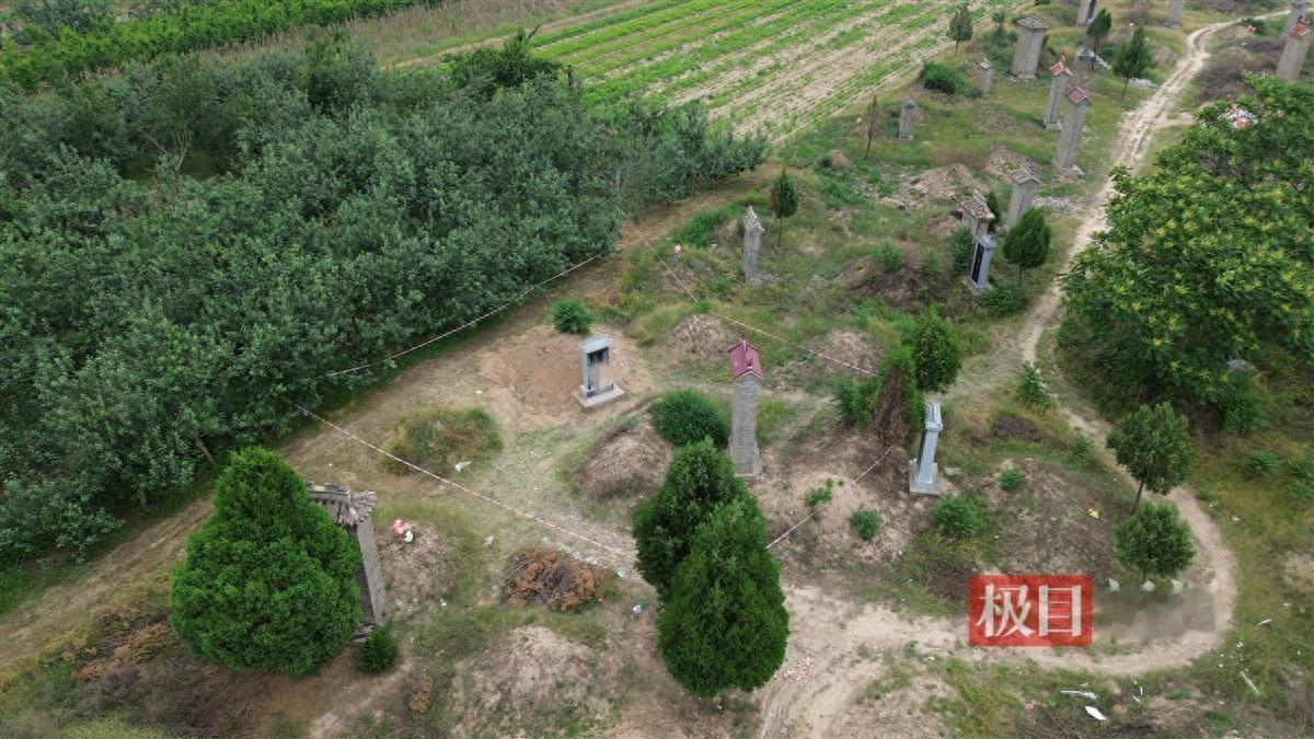 [太阳]7月10日极目新闻报道，山西，亲妈拿着三角皮带把他拽醒，之后亲妈跟后爸轮