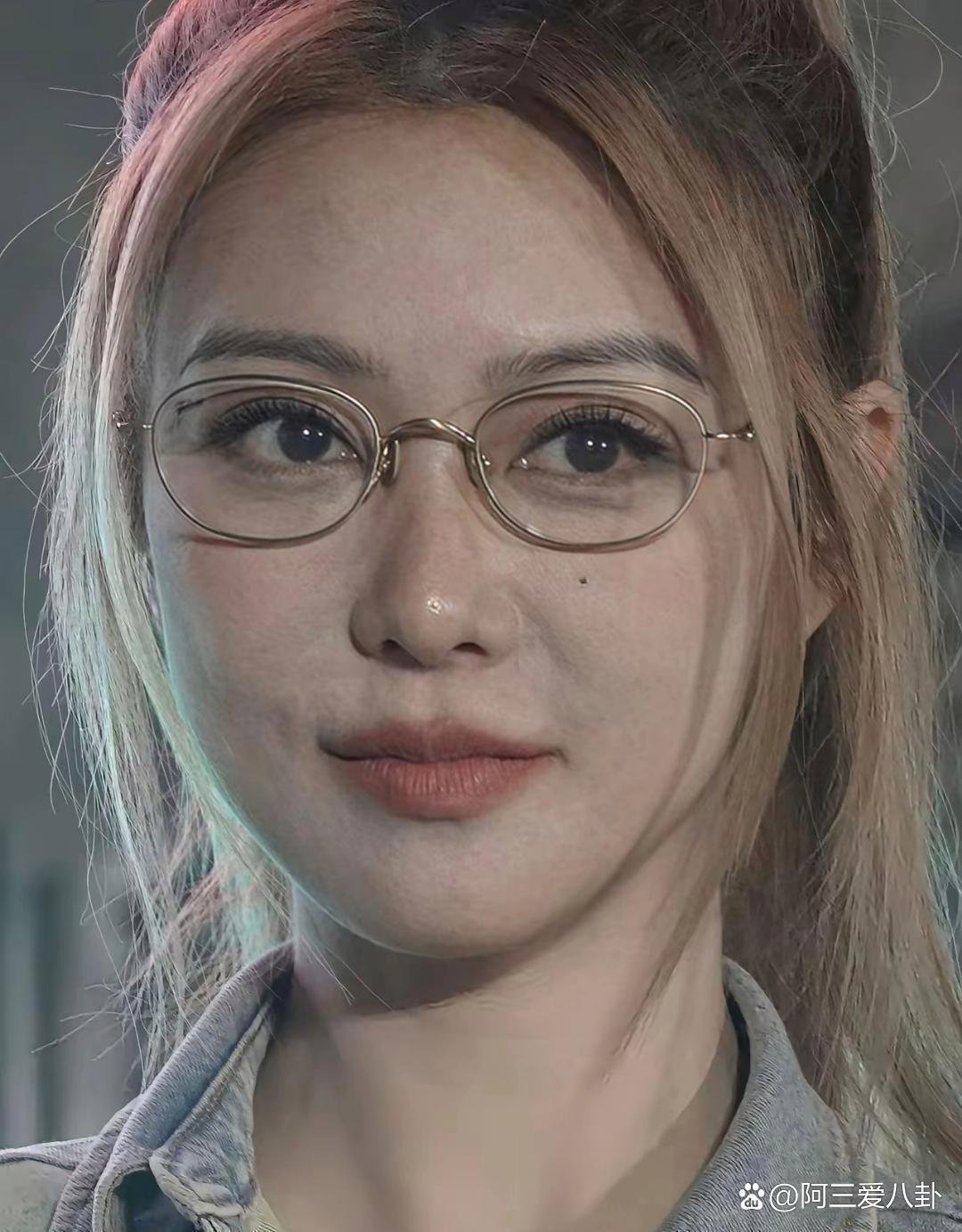40多‎⁠‎岁的薛凯琪‏‏，看着也⁠⁠就20出头，又美⁠‎又嫩﻿，保养得也太好‎