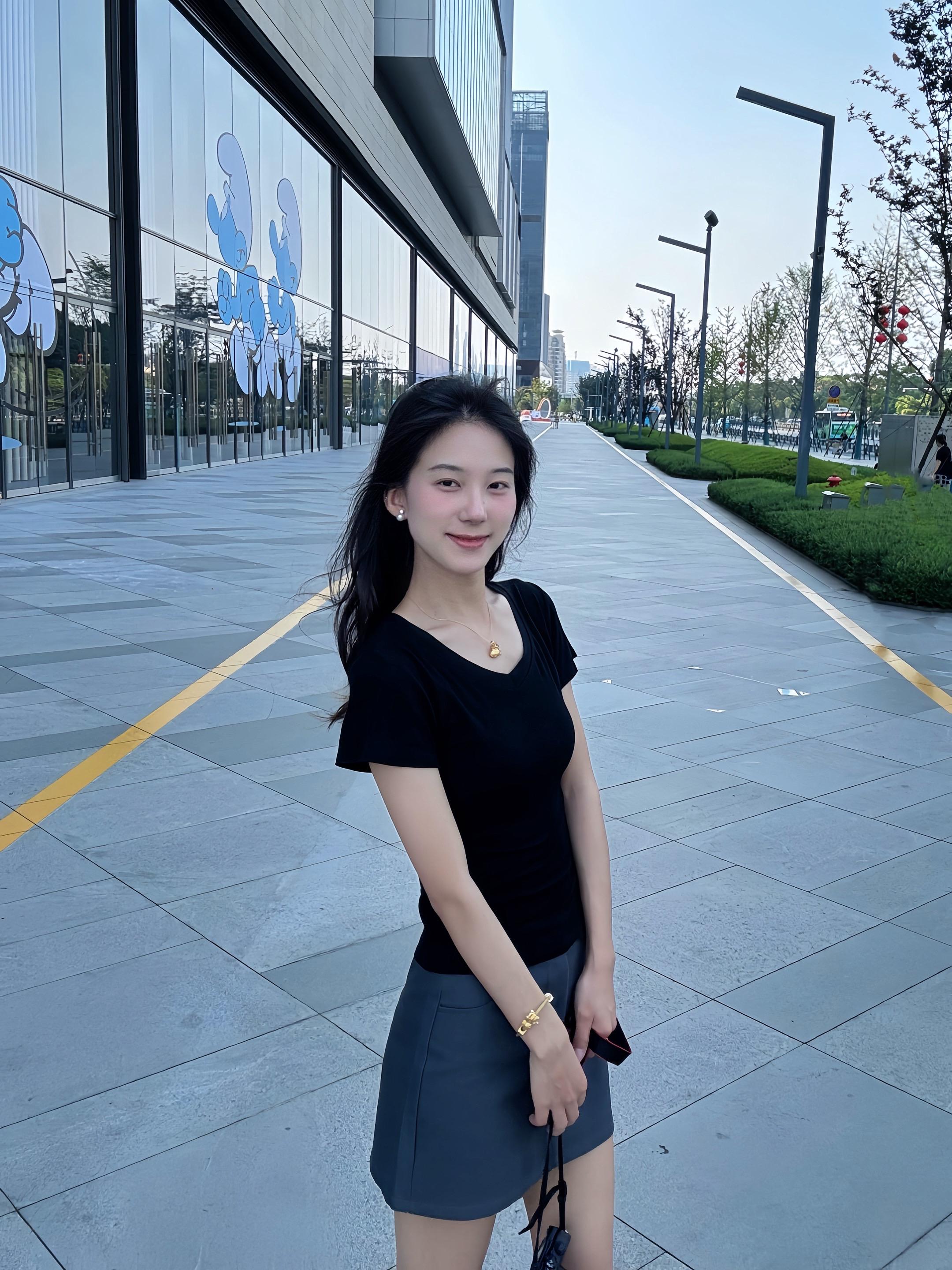 不要再讲什么 以后 下次 永远 一直 这些虚无缥缈的词了 你根本不懂承诺的重量