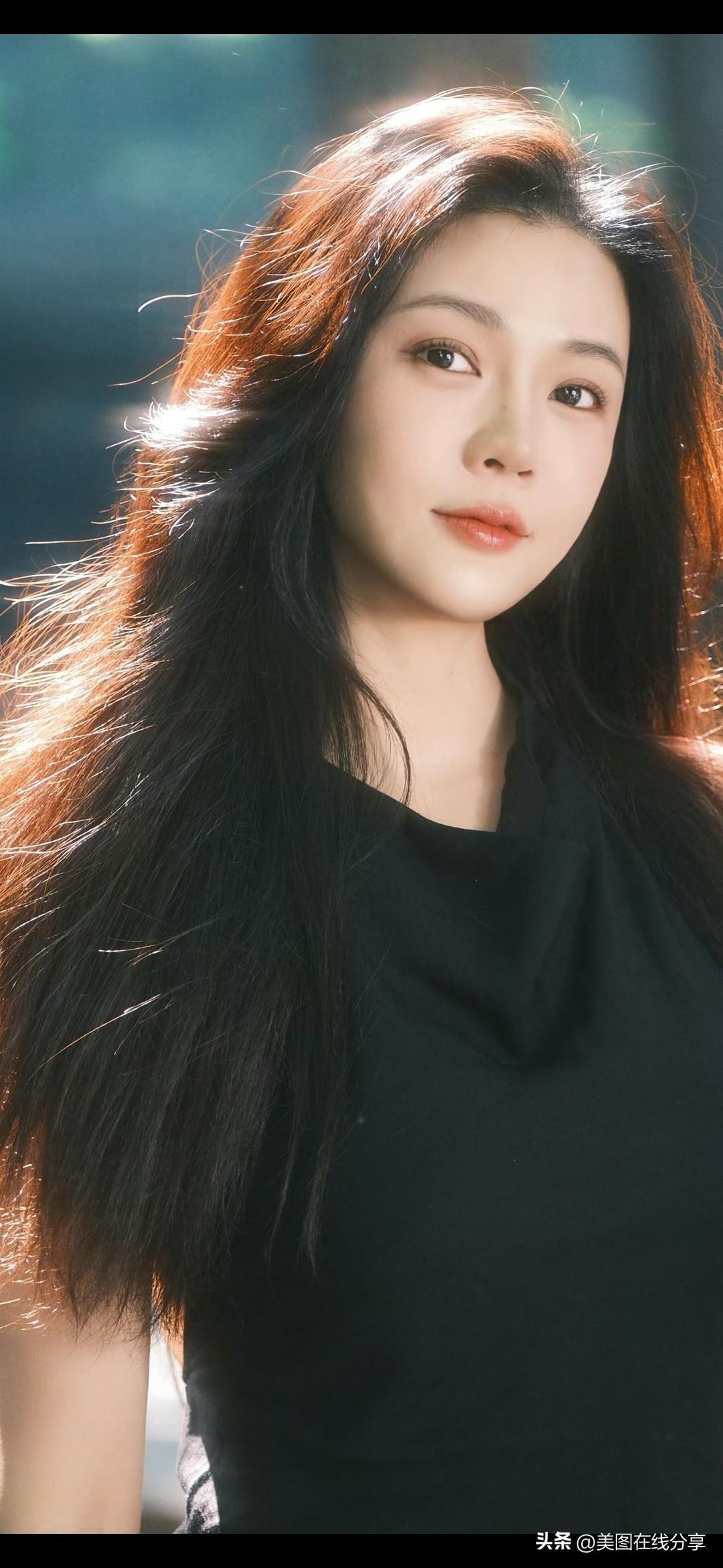 美女究竟能有多美不能说太美，只能说更美