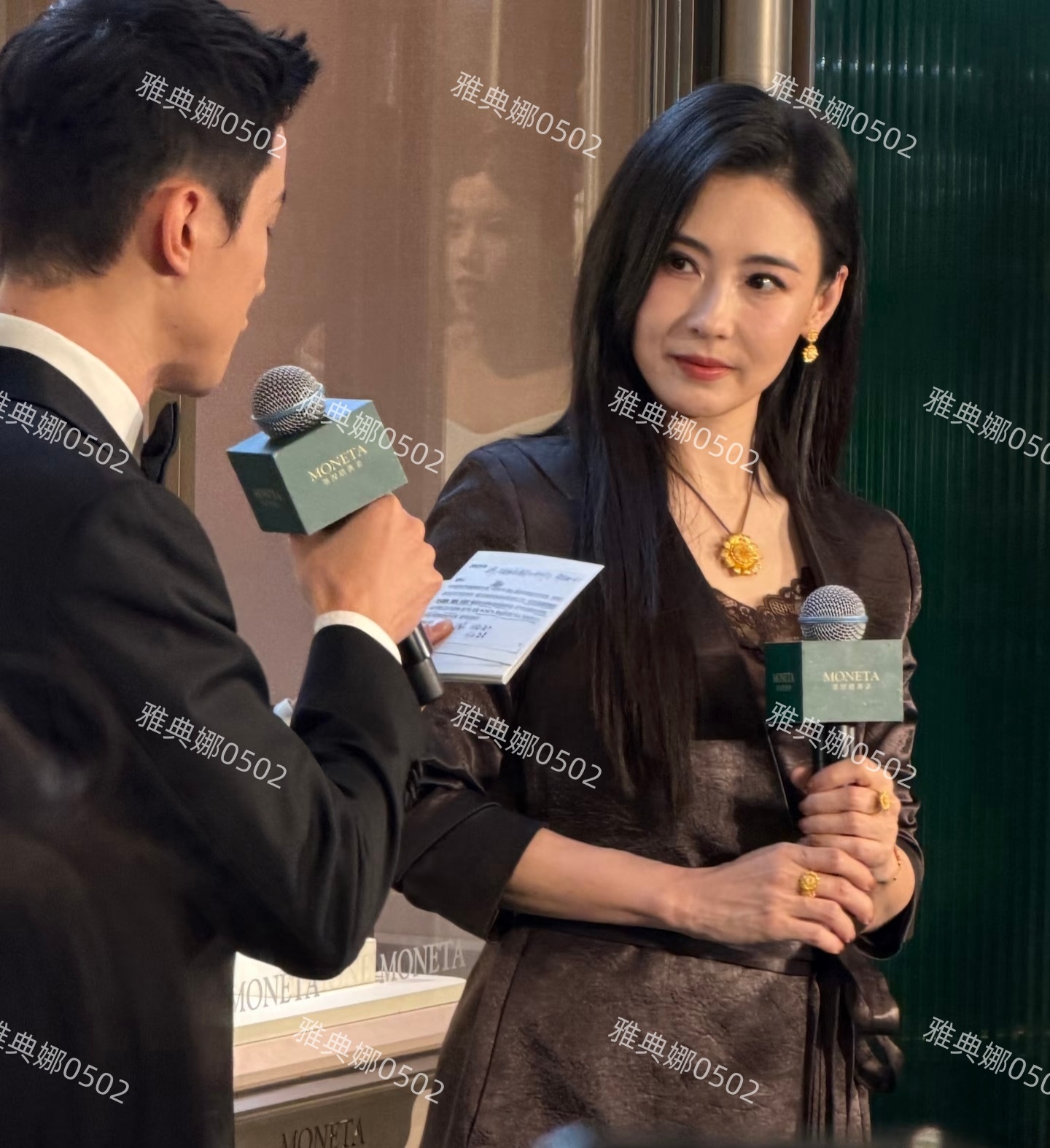张柏芝46岁的她颜值又回春了，北京国贸见到她，真人好瘦好靓美貌很有视觉冲击力。 