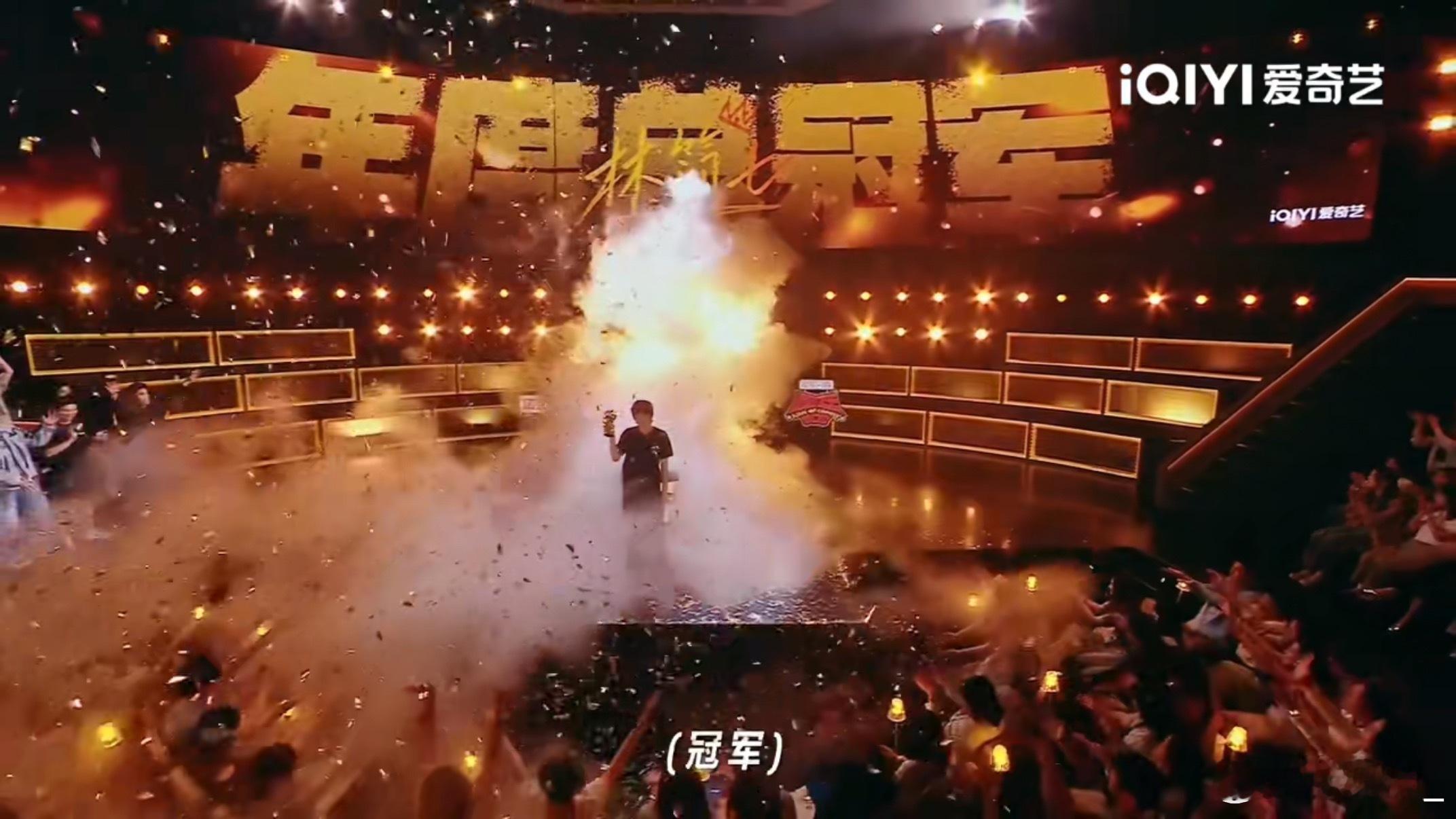 林简七脱口秀史上脑洞最大的冠军王建国那句点评真的说到点子上，末法时代见法，抽象喜