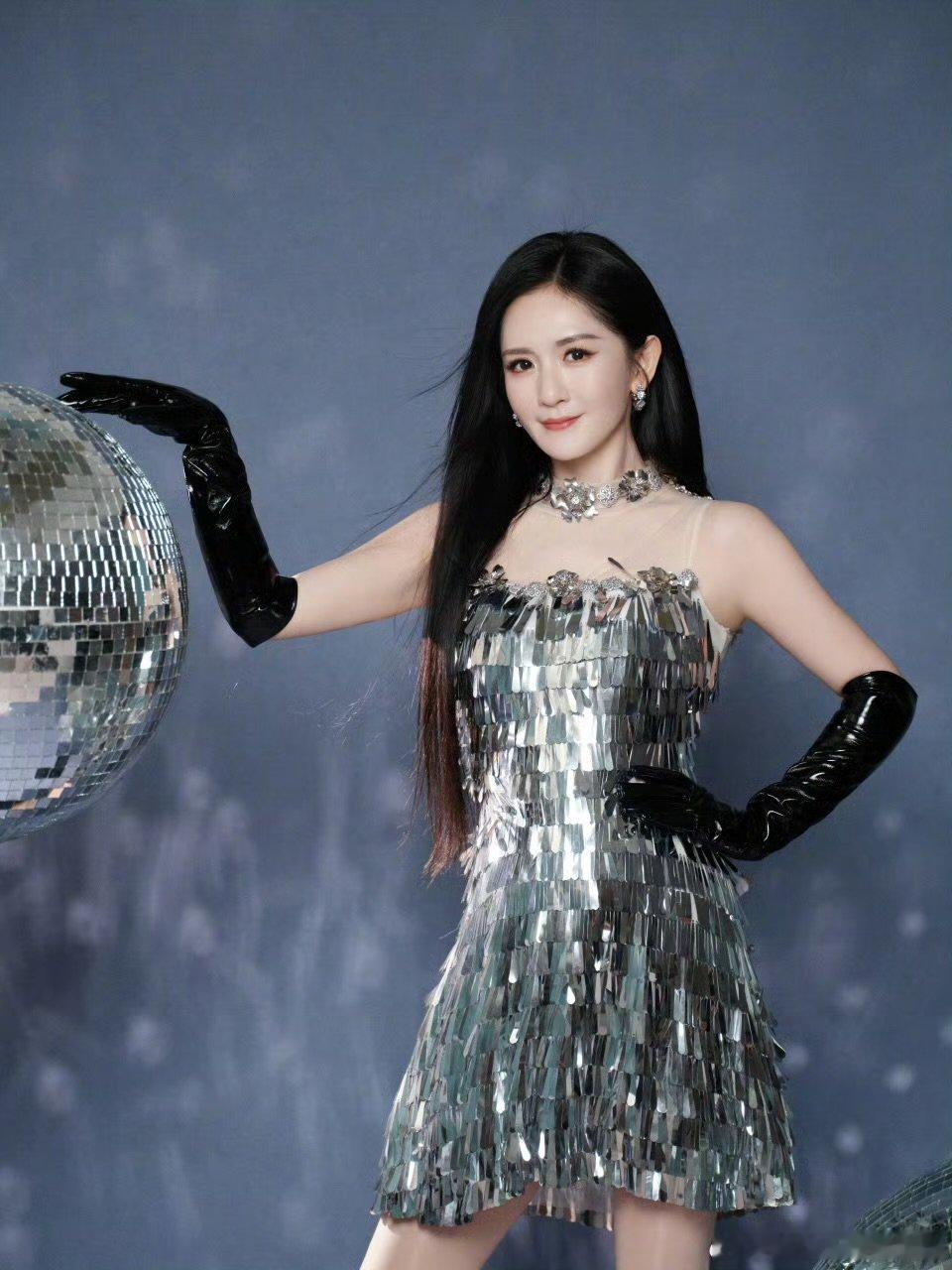 谢娜谢娜主持中国电影120周年活力之夜 电影120年正青春，谢娜官宣主持，这波活