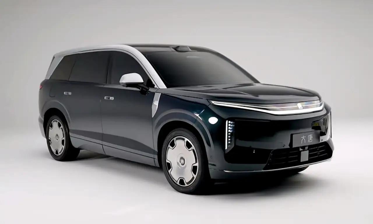 大唐纯电续航950公里，还有必要上插混版吗？

插混版，是为了解决纯电车续航太短