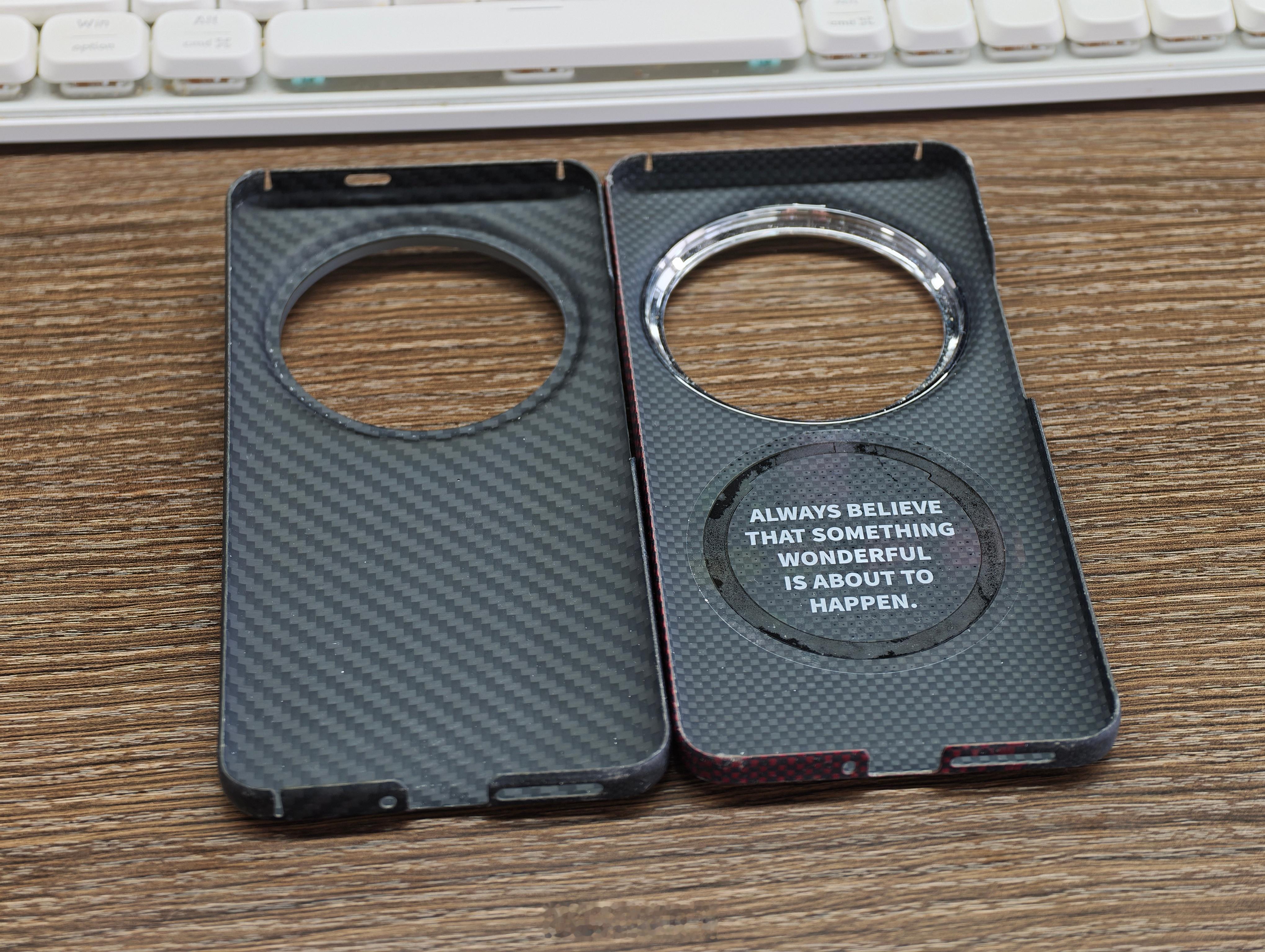 超大杯的最佳搭档还得是凯夫拉（或者其他高级纤维）手机壳不过这时候就要纠结了，到底