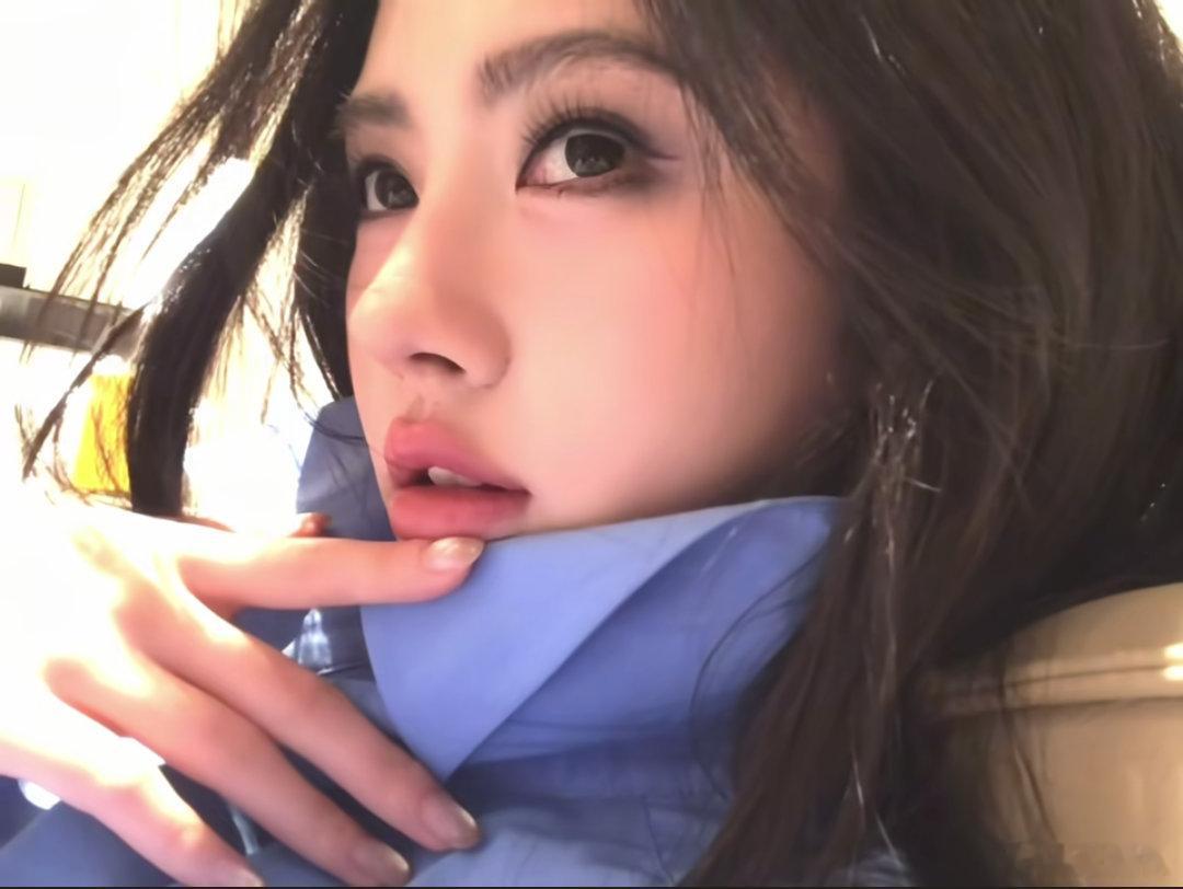 鞠婧祎阿黛 jjy 鞠婧祎苏绿夏“我是那千万中的一粒沙，你我之间有着一份无声寂静
