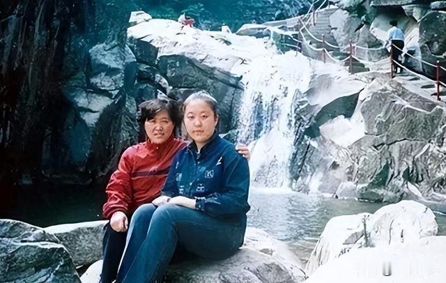 1999年16岁烈士之女含泪发出求救信，全军区为之震动，11年后她亲自创造震惊医