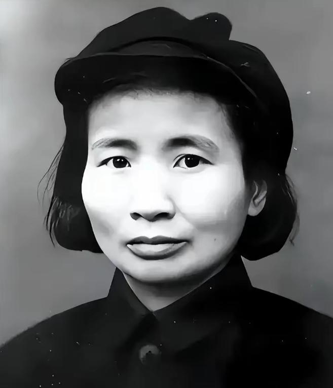 重庆解放后，曾任市委副书记的叛徒被捕。在处决前，他突然提出了一个非常奇怪请求：把
