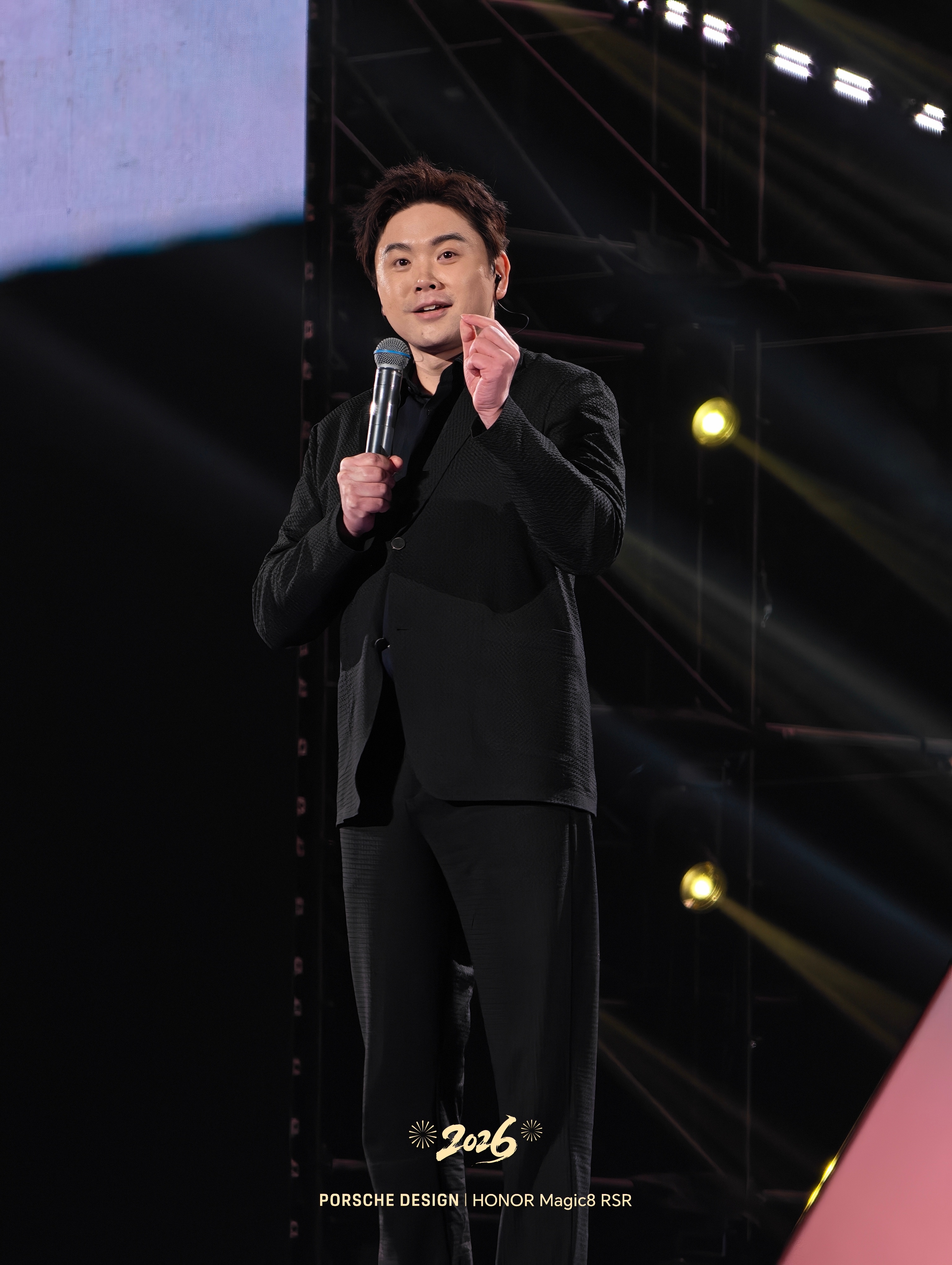 今晚最帅的男人他说他的梦想是成为世界首富！我祝他梦想成真～以后我也可以吹牛逼，我